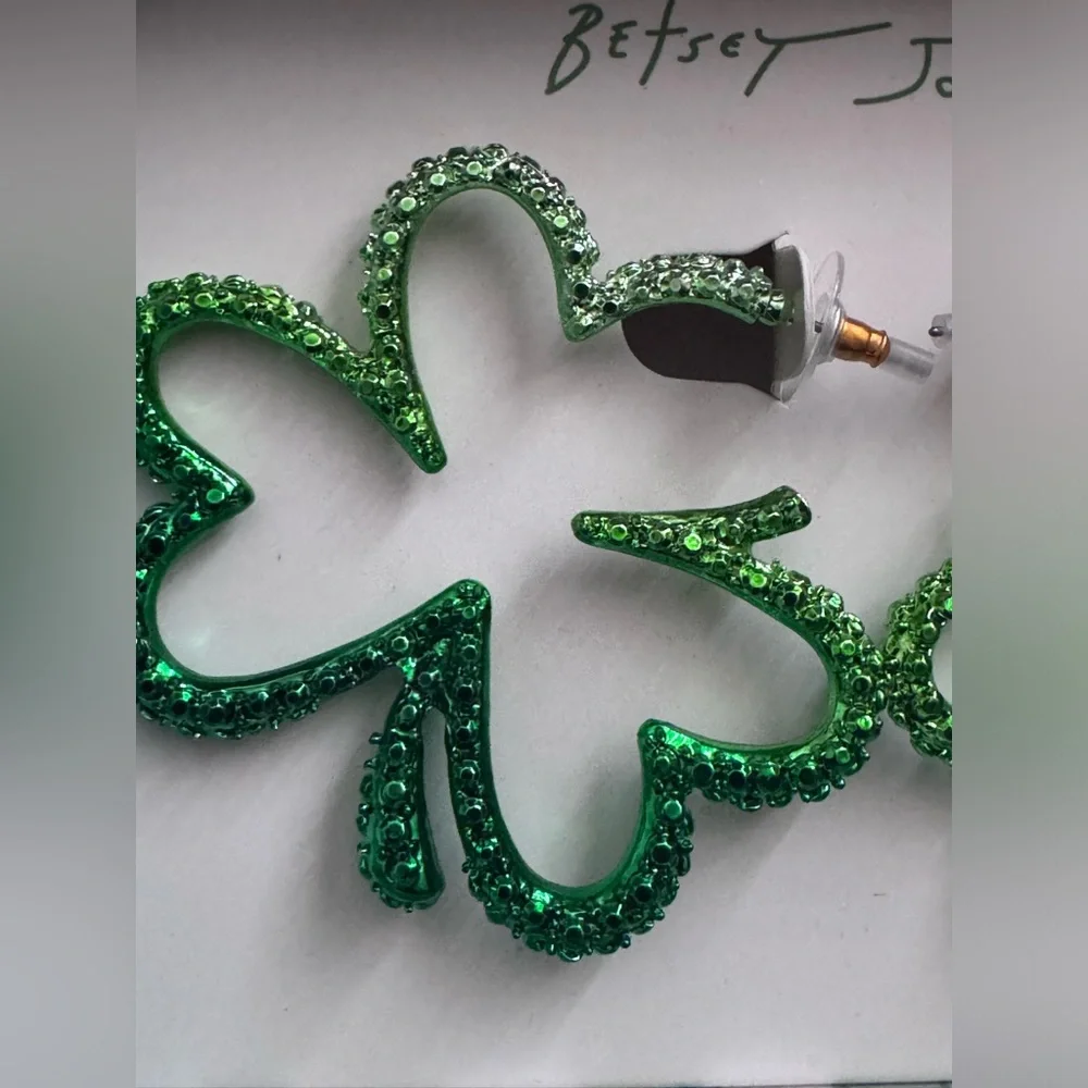 Betsey Johnson ombré  green Clover Earrings - Picture 2 of 5